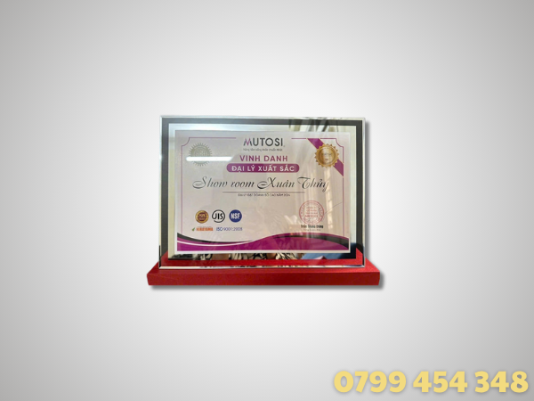 Bảng vinh danh thủy tinh